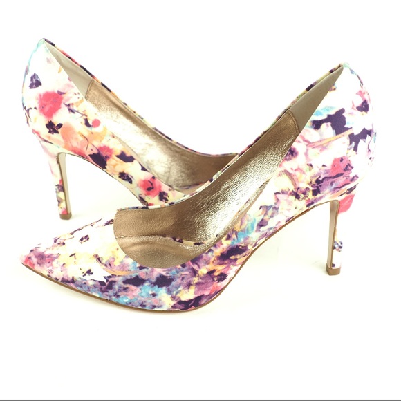 Adrianna Papell Shoes - NWOT Adrianna Papell sz 9 floral print satin pumps
